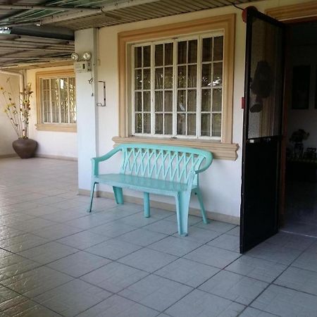 Bridgeview Hotel Laoag Bagian luar foto